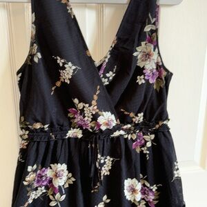 Excellent condition only worn once black floral midi dress stretchy size XL